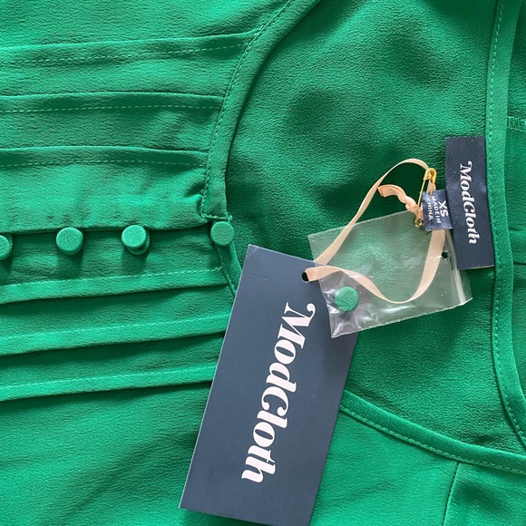 ModCloth Lucky Pintucks short sleeve button blouse - Picture 3 of 5